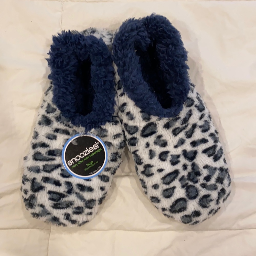 Snoozies foot coverings